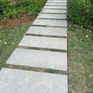 乌鲁木齐 芝麻黑小区踏步、汀步石铺装效果