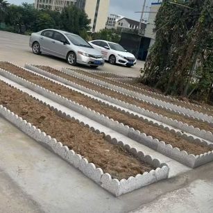 乌鲁木齐 花边石、花围石、花园石安装效果