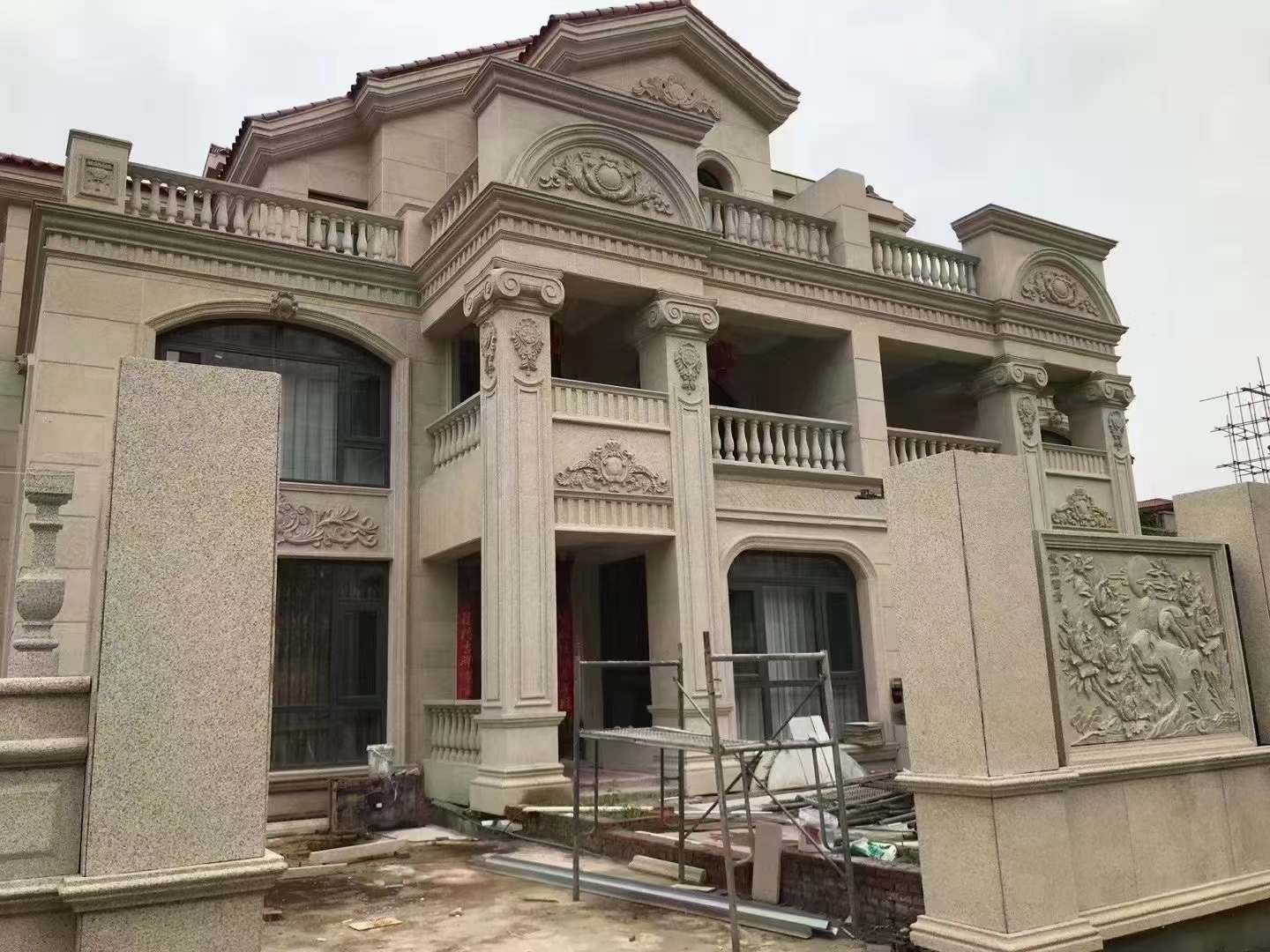 乌鲁木齐黄金麻别墅外墙安装效果