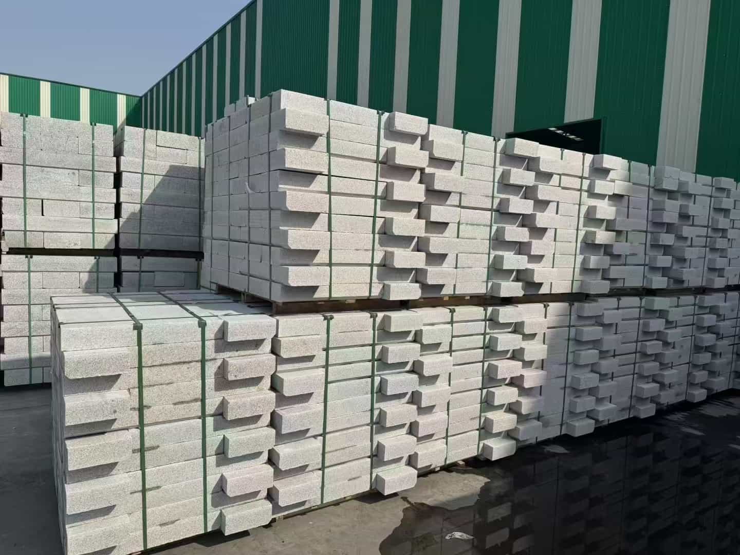 乌鲁木齐芝麻白路沿石
