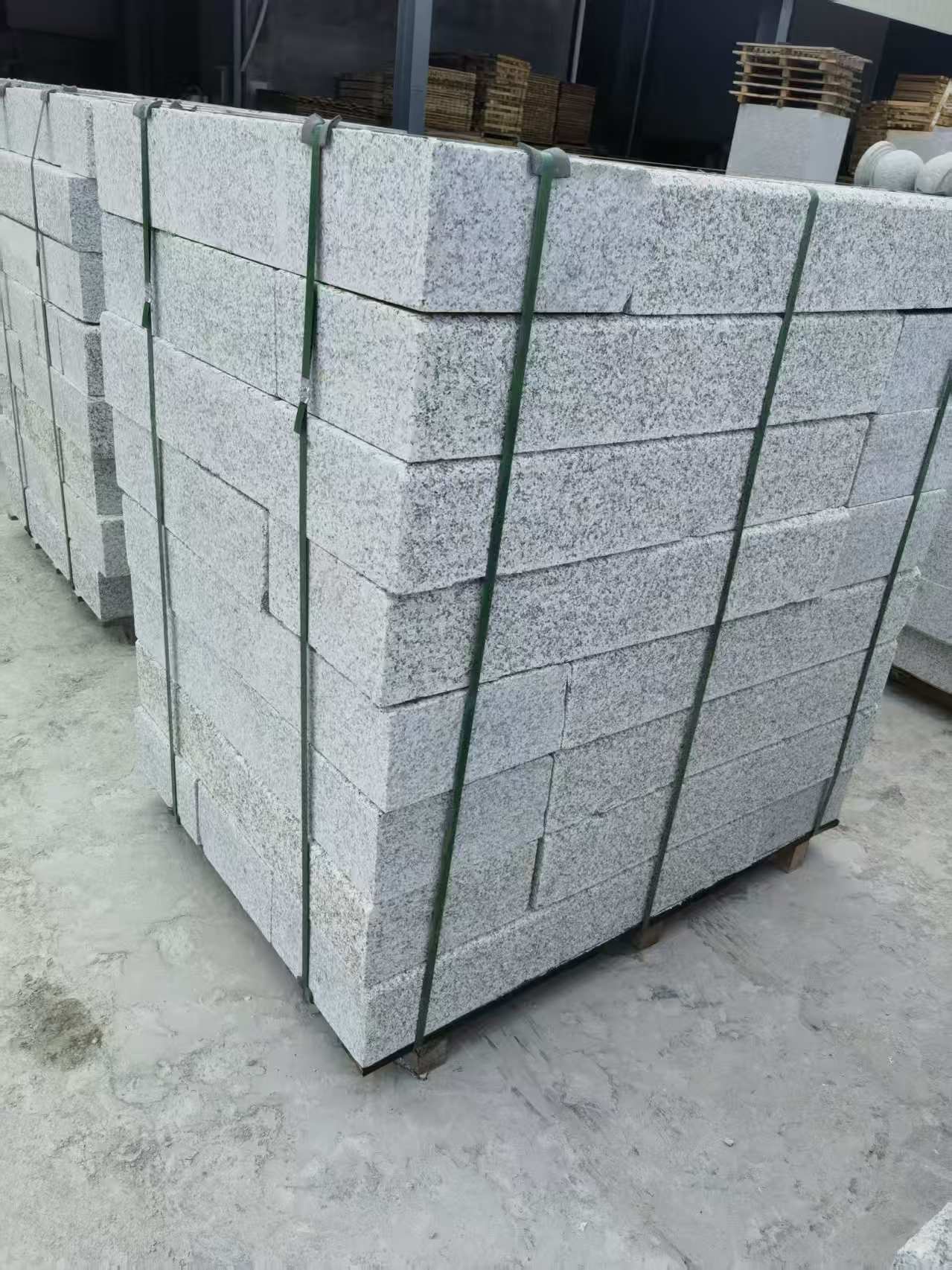 乌鲁木齐 芙蓉白火烧两面路沿石