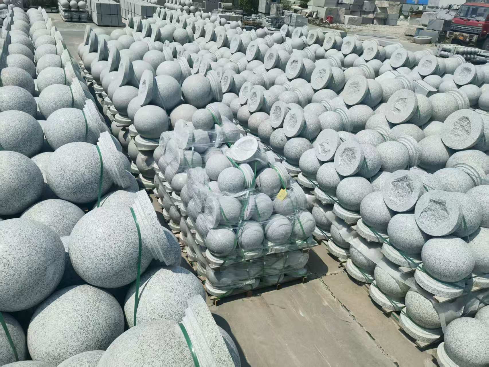 乌鲁木齐 花岗岩实心圆球，石球，挡车球，挡车石，车止石，路障石。