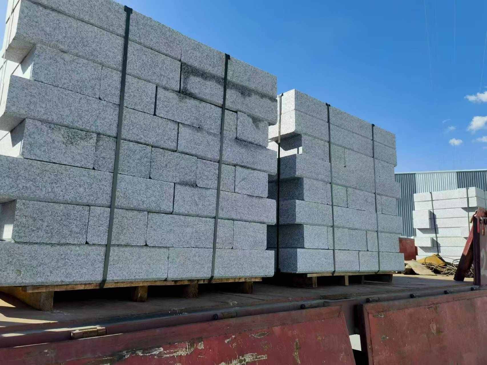 乌鲁木齐 路沿石装车出货