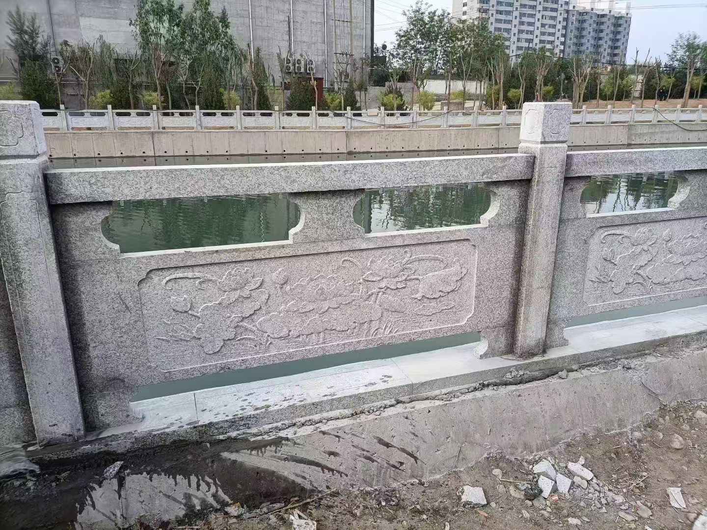 乌鲁木齐 芙蓉白大花桥梁、河道，石材栏杆、围栏、护栏