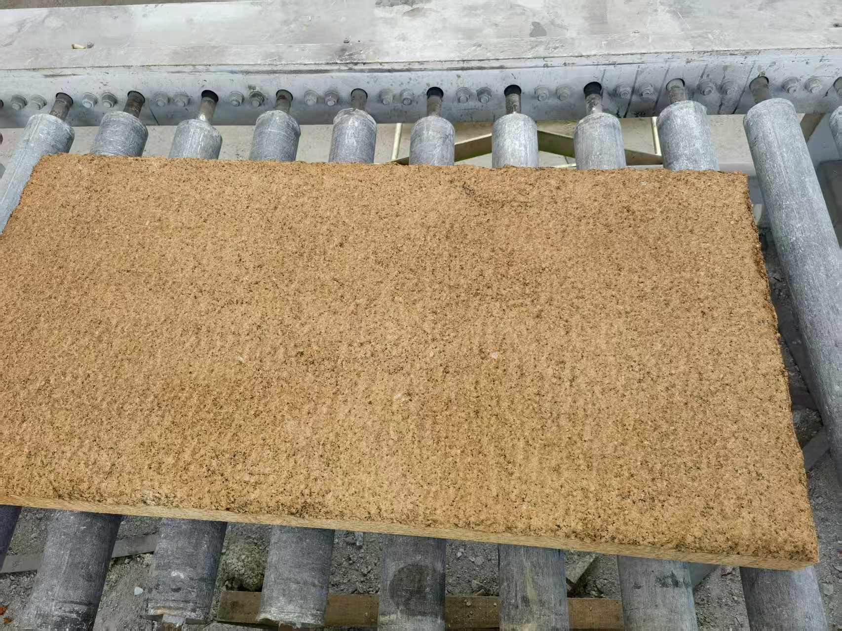 乌鲁木齐 菠萝面老石板，做旧仿古石，流水线生产加工