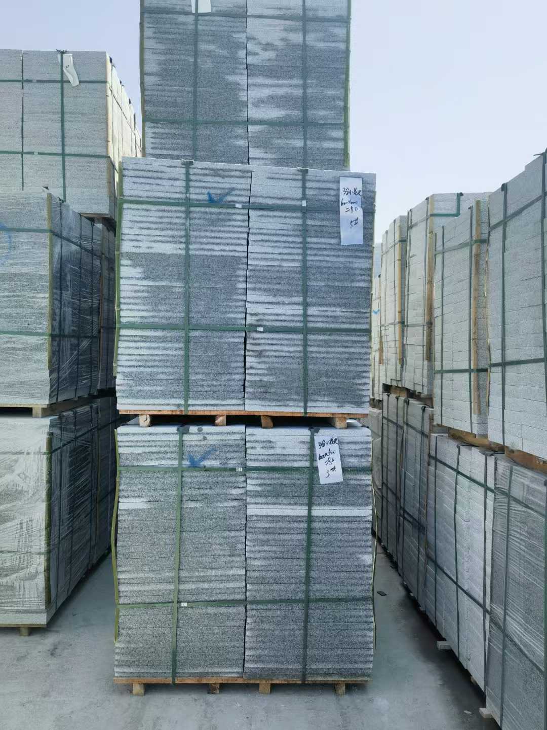 乌鲁木齐芝麻白地铺成品